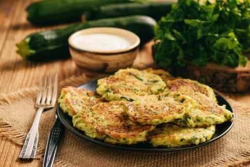 Tortitas de calabacín formas de preparar calabacin